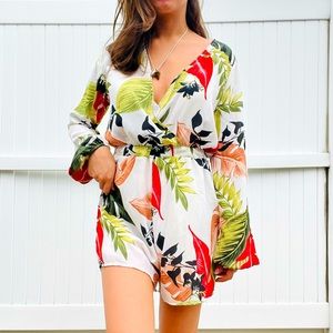 - Summer Print Light Weight Romper - Fashion Nova - Never Worn - Size Small